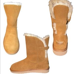 Women UGG boots size 10M brand new they are light brown